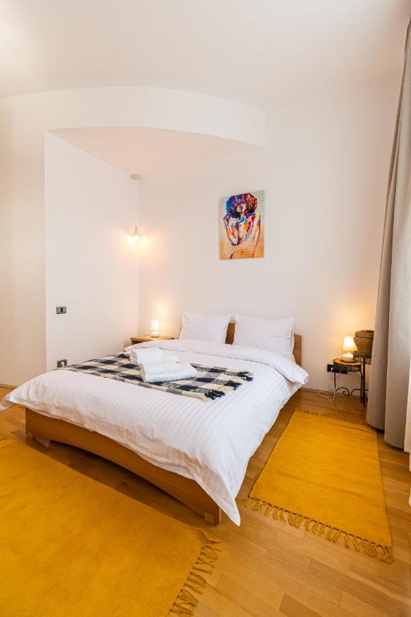 Residence 48 Beautiful Building Within Moments From The Old Town Of براشوف المظهر الخارجي الصورة