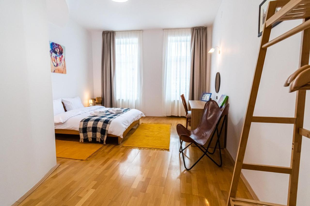Residence 48 Beautiful Building Within Moments From The Old Town Of براشوف المظهر الخارجي الصورة