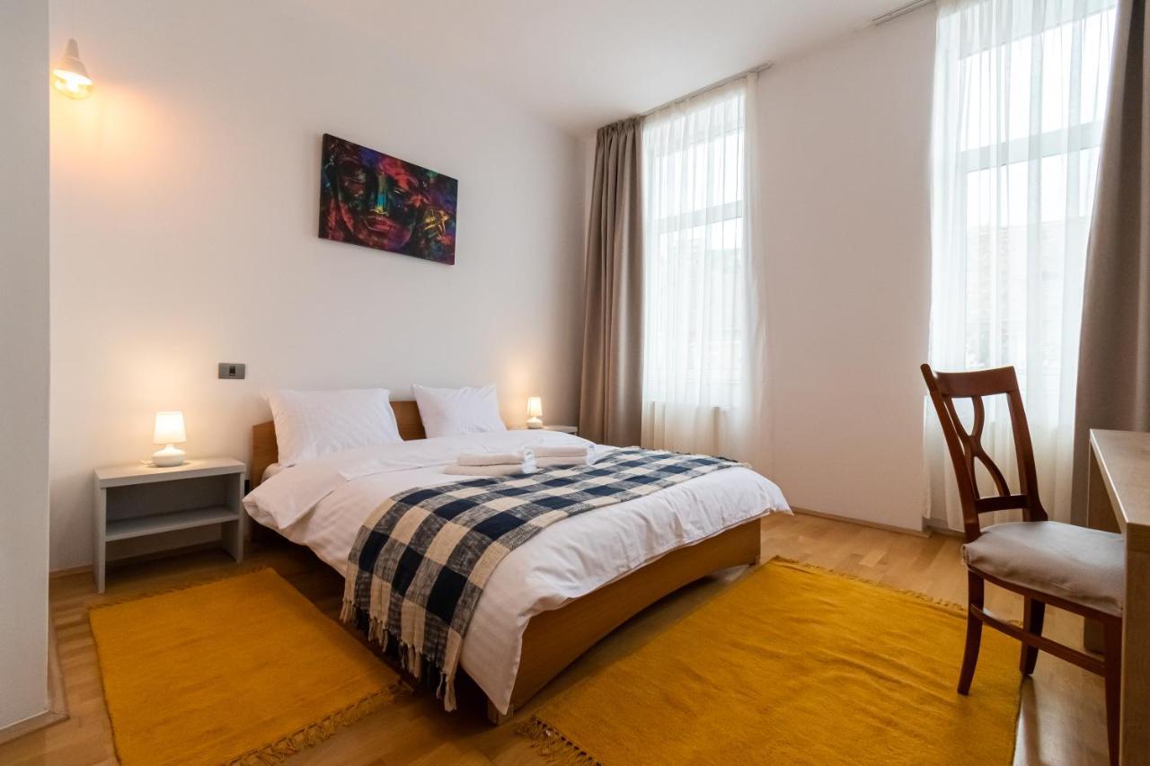 Residence 48 Beautiful Building Within Moments From The Old Town Of براشوف المظهر الخارجي الصورة